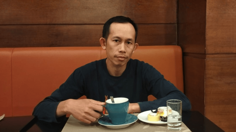 Saat Tren Menjadi Standar Kebenaran: Refleksi di Bawah Pohon Pinus Sicini